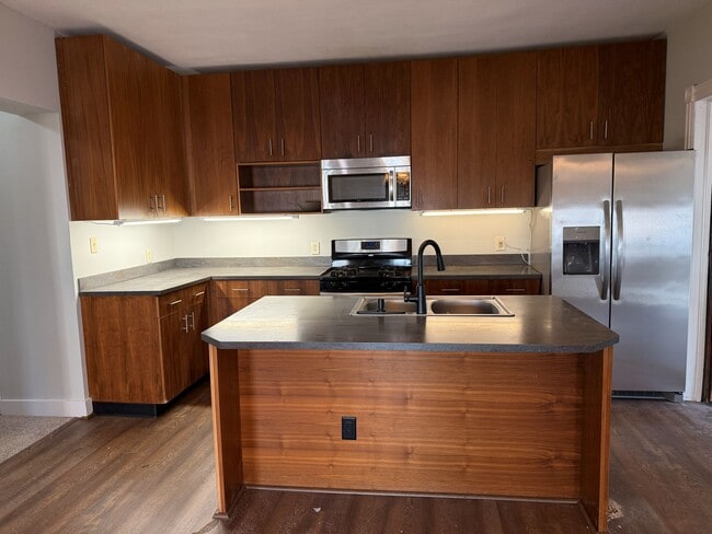 Kitchen Island - 27 N Main St