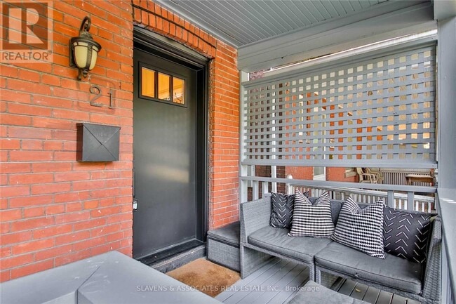 Building Photo - 21 Dearbourne Ave