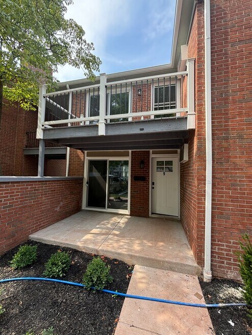 Building Photo - Atbridge TownHomes