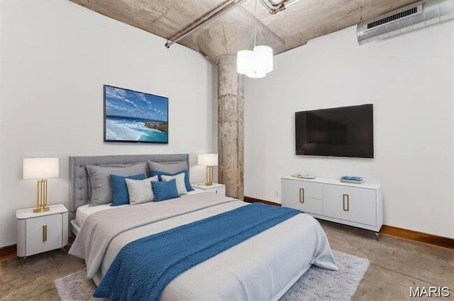 Building Photo - 2201 Locust St