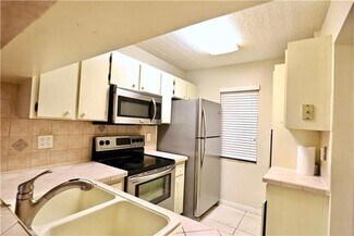 Building Photo - 9835 Three Lakes Cir