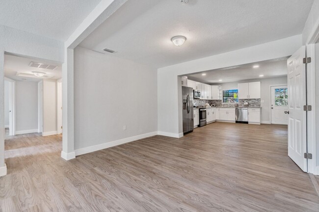 Foto del edificio - 3bed/3bath in Seminole Heights - completel...