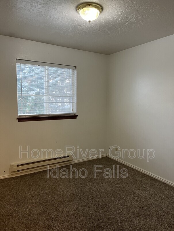 Building Photo - 2080 Meppen Dr