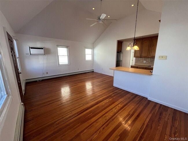 Foto del edificio - 72 Georgia Ave