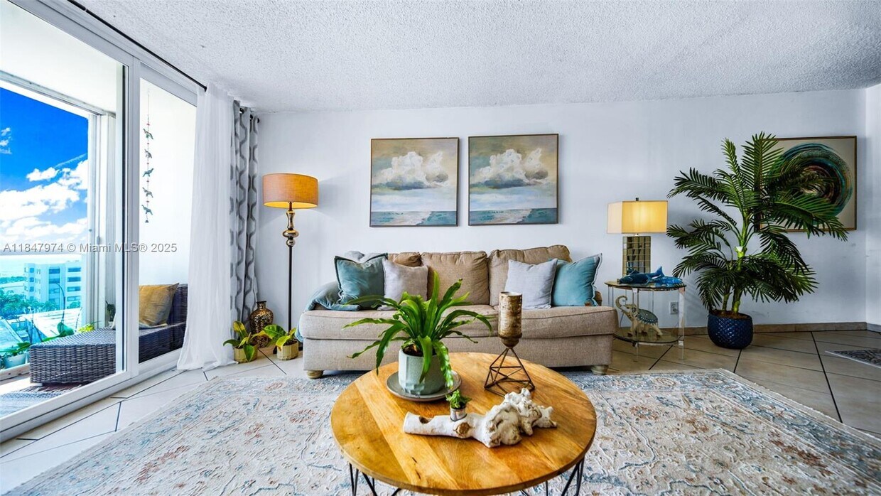 Foto principal - 6770 Indian Creek Dr