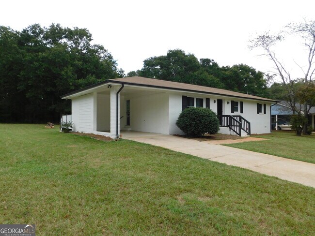 Foto del edificio - 1229 Fairview Dr