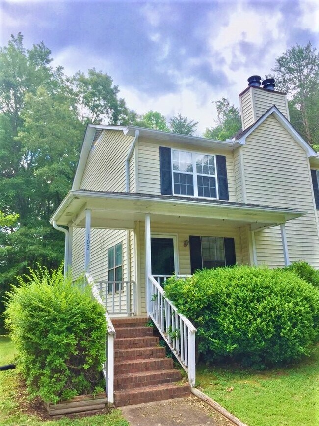 Building Photo - 102 Montague Dr