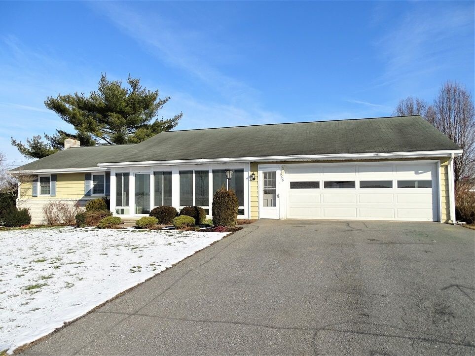 Primary Photo - 558 Blue Rock Rd