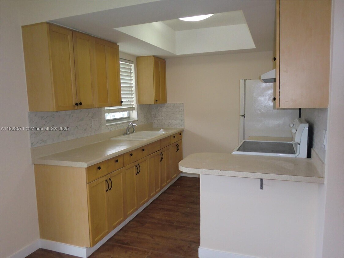 Foto principal - 1643 Wiley St
