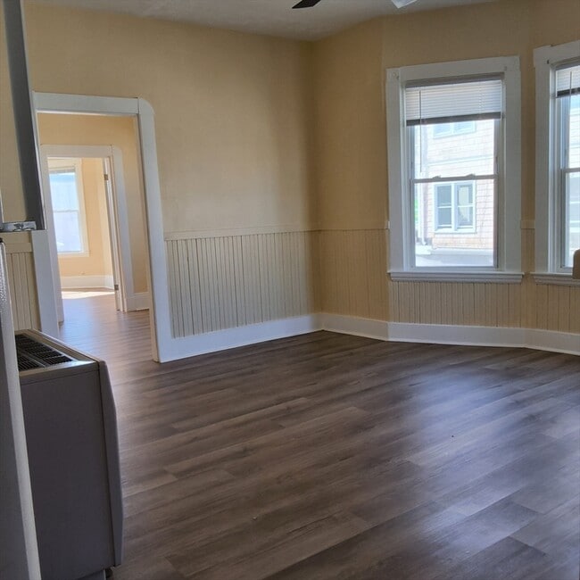 Building Photo - 98 County St