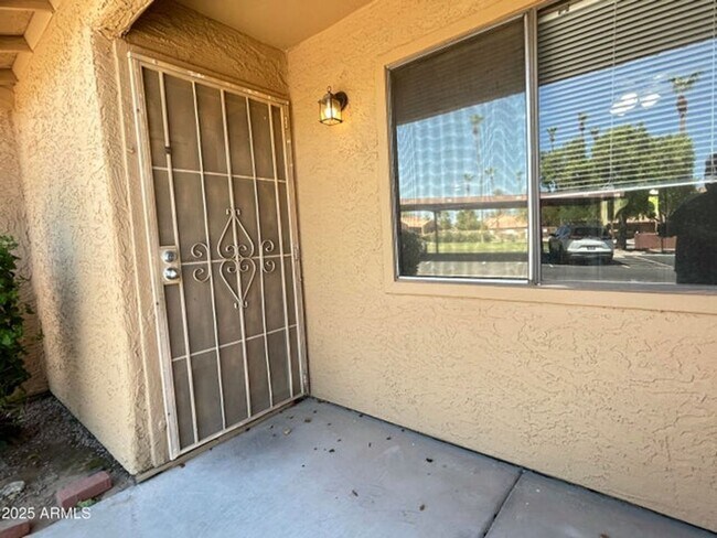 Foto del edificio - 3511 E Baseline Rd