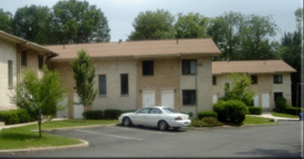 Greenbriar - Greenbriar Apartments