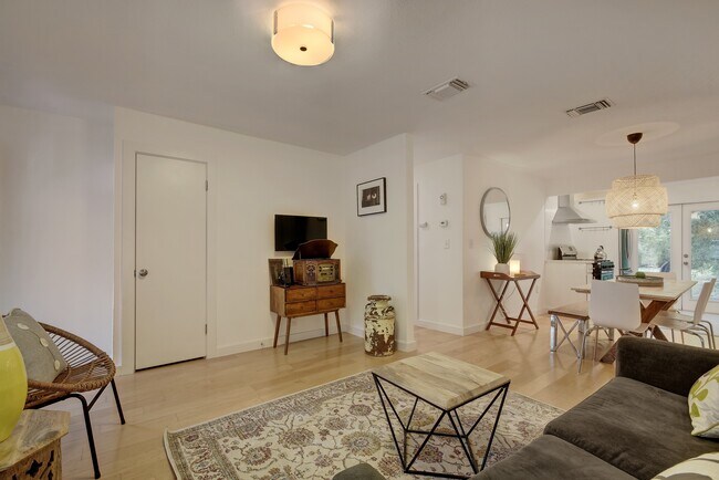 Foto del edificio - 2823 Garwood St