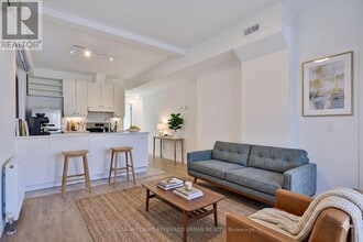 Building Photo - 786 Gladstone Ave