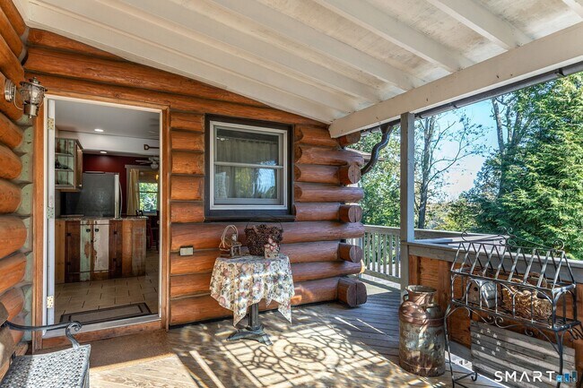 Foto del edificio - 28 Fox Run