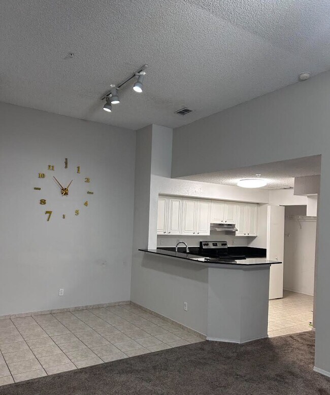 Building Photo - 8225 Ibis Club Dr