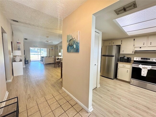 Foto del edificio - 2246 Firestone Pl