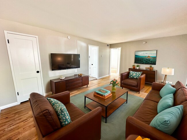 Foto del edificio - 433 Glen View Ct