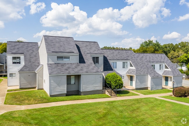 Building Photo - Sturbridge