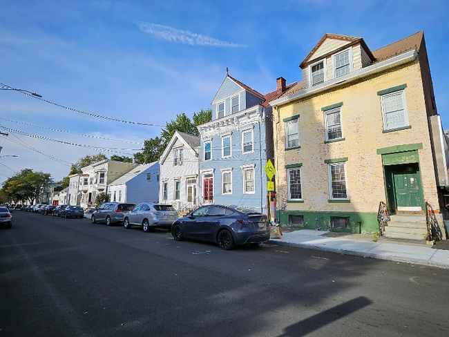 Building Photo - 5 West St