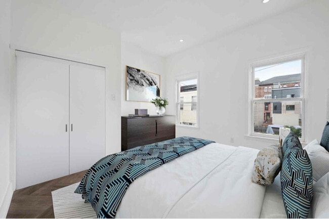 Photo - 1102 Marlborough St House