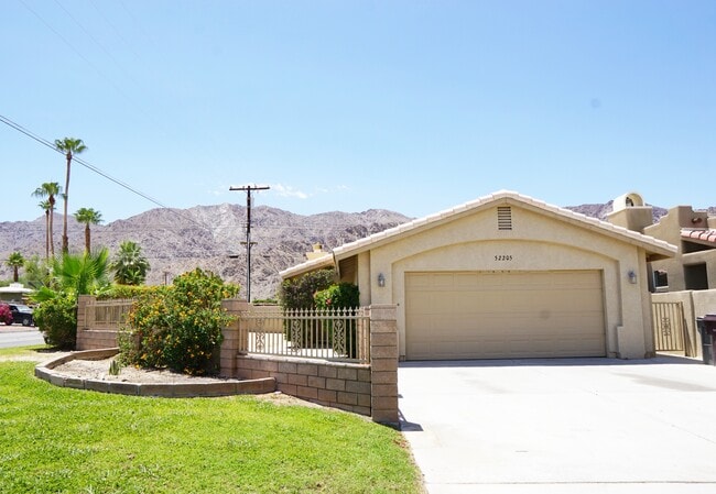 Building Photo - 52205 Avenida Velasco