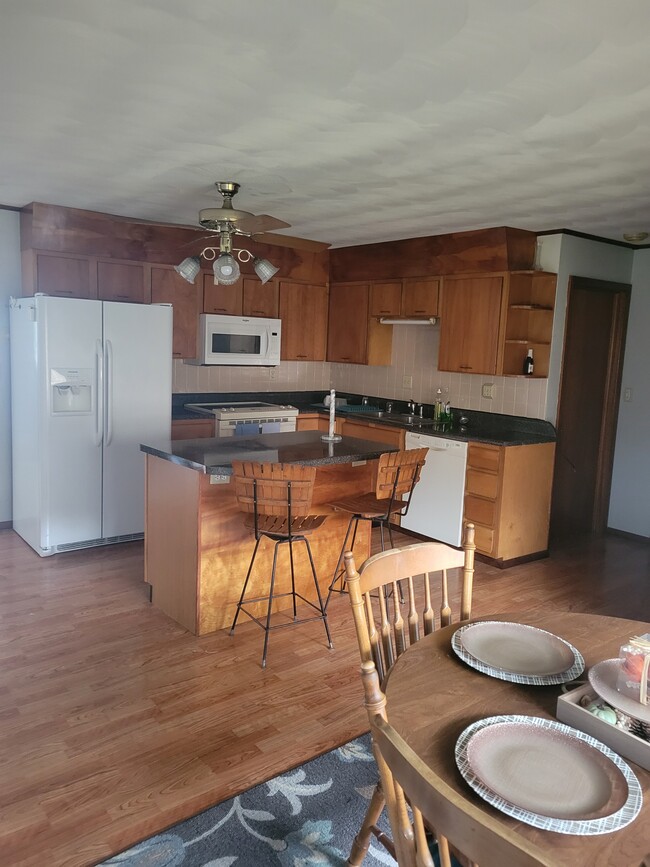 Building Photo - 5411 Starling Dr