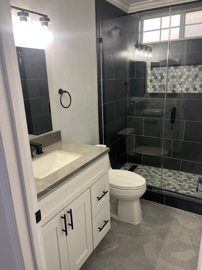 Foto del edificio - 17272 Golden View Ln