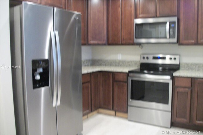 Building Photo - 13900 Lake Placid Ct