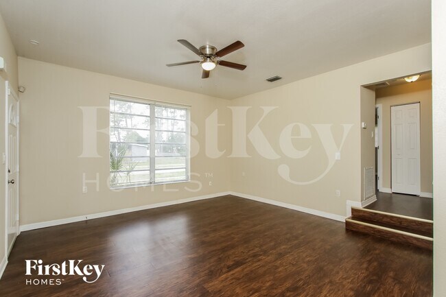 Foto del edificio - 22363 Catherine Ave