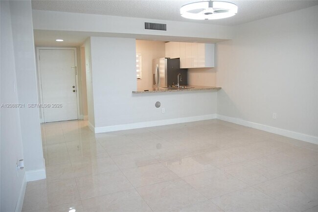 Foto del edificio - 8635 NW 8th St