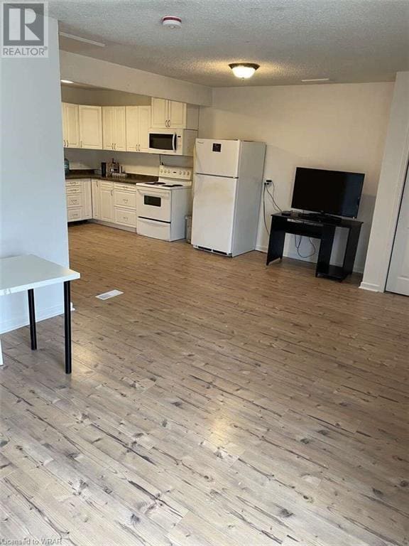 10 York St N, Kawartha Lakes, ON K9V 3Z6 House for Rent in Kawartha