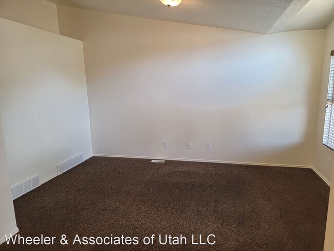 Building Photo - 3 br, 2 bath House - 183 N Iowa Ave.