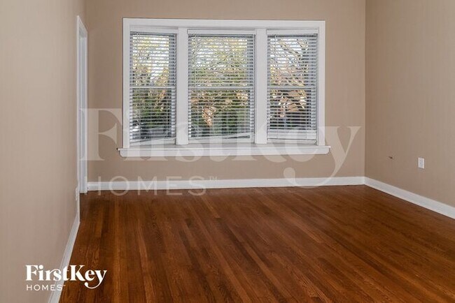 Foto del edificio - 3916 N Sawyer Ave