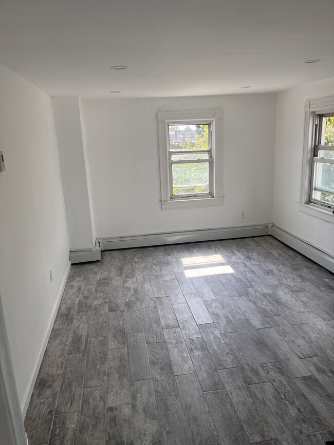 Foto del edificio - 349 Bellmore Rd