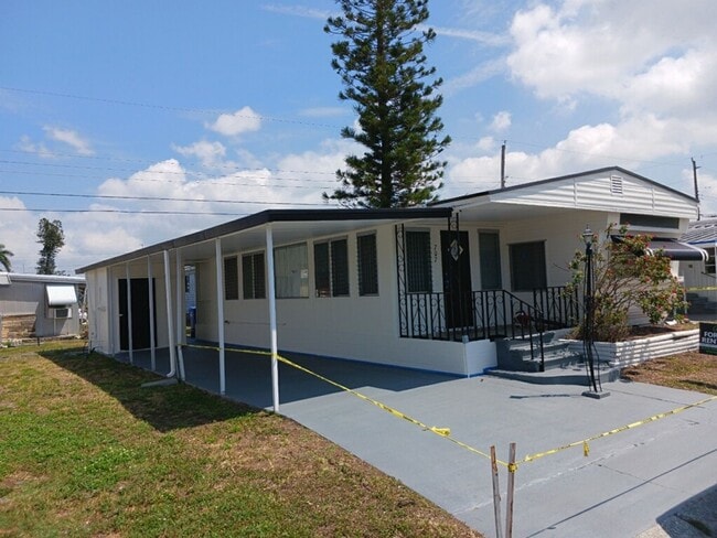 55+ community - 55+ community House