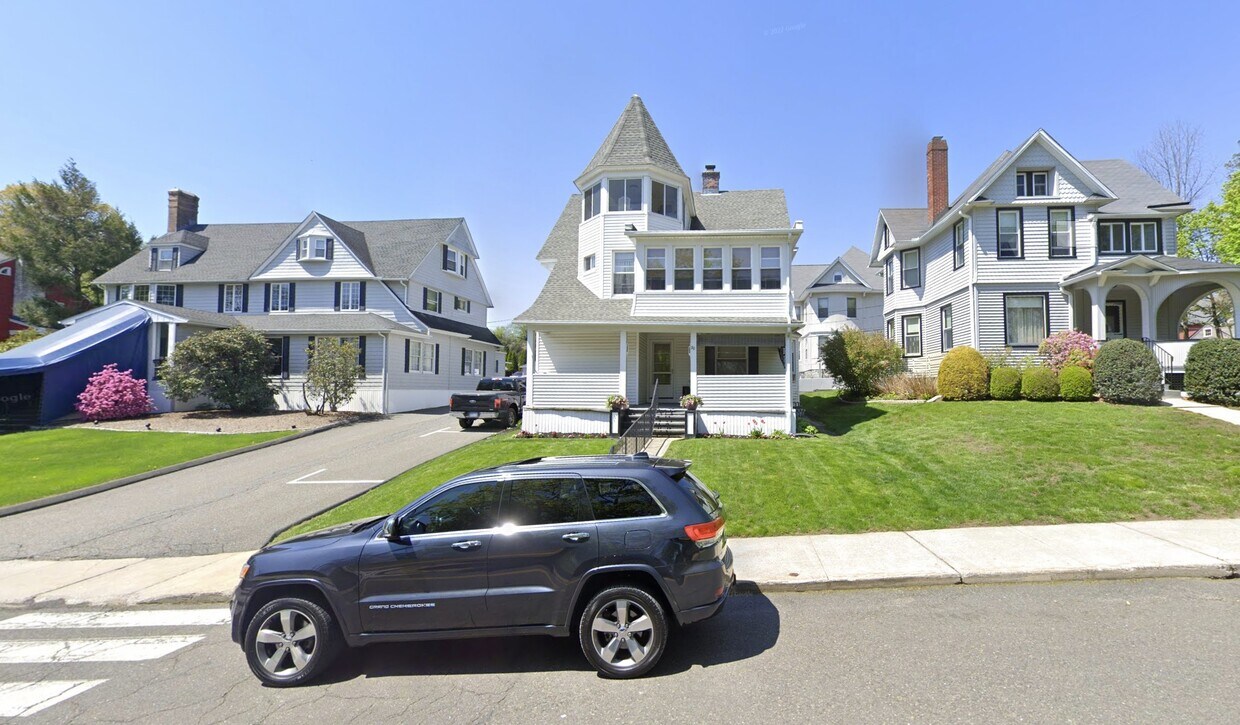 Primary Photo - 90 Fairview Ave