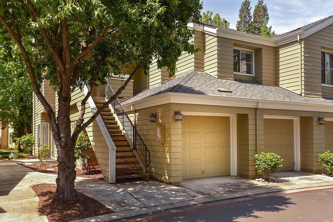 Foto del edificio - 1711 Parkview Green Cir