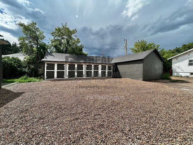 Foto del edificio - 1100 Dodge Ct