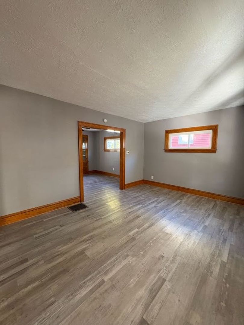 1086 Herberich Ave Akron OH, OH 44305 – photo 4