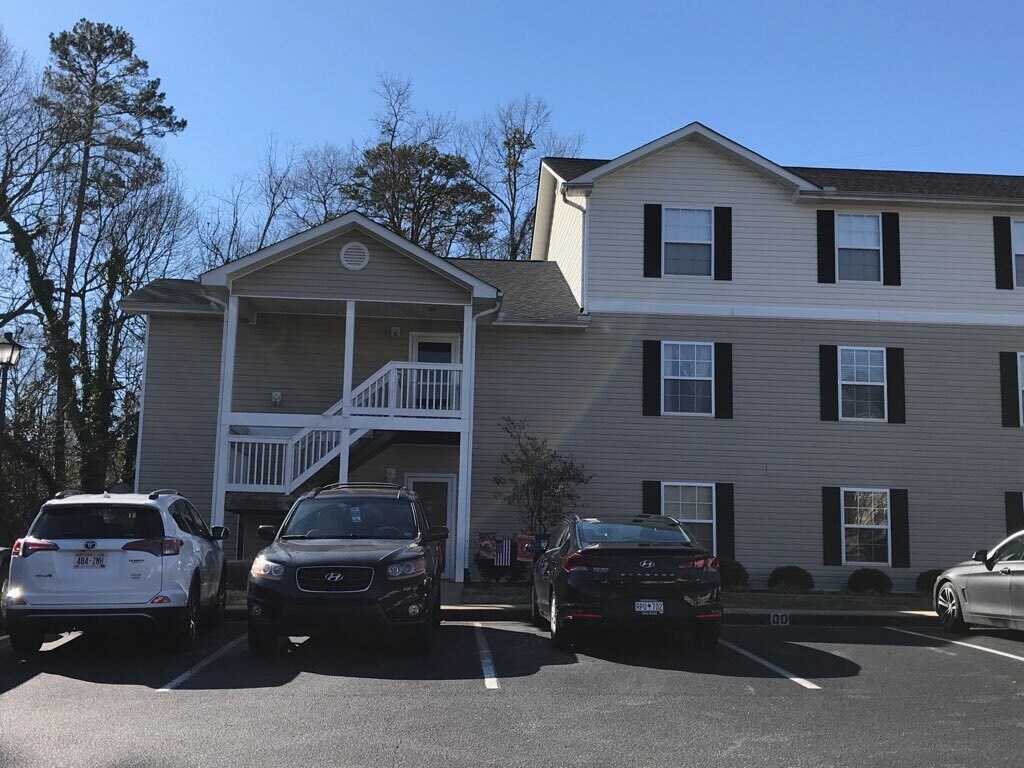 121 McKenna Cir, Greenville, SC 29615 Condo for Rent in Greenville