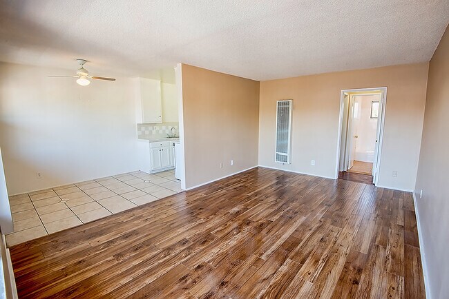 Building Photo - 1088 W 39th St