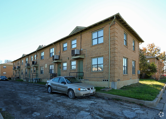 Building Photo - Courtyard on Main