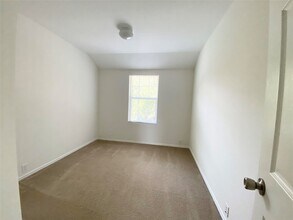 Building Photo - 29726 Sullivan Oaks Dr