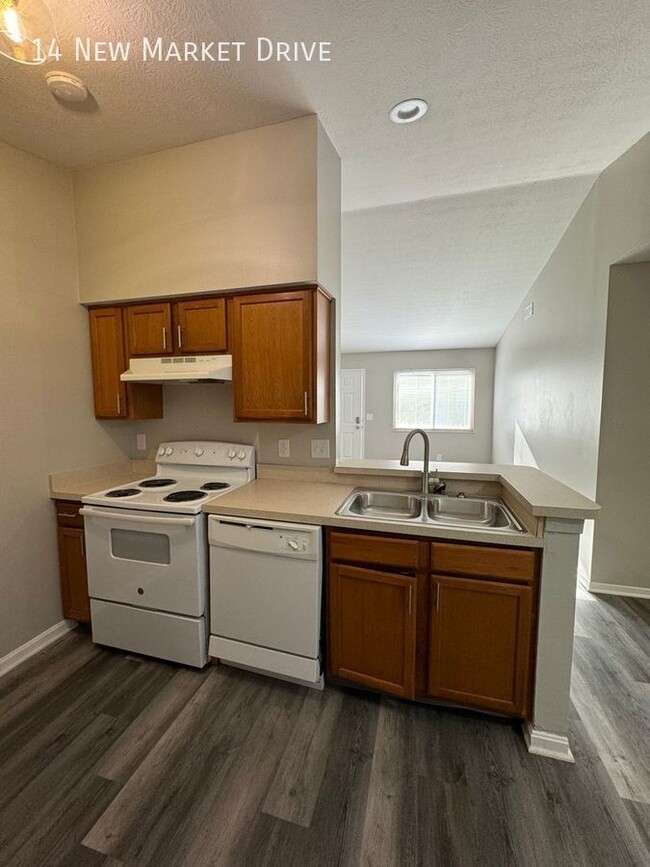 Building Photo - Updated 2bed 1bath