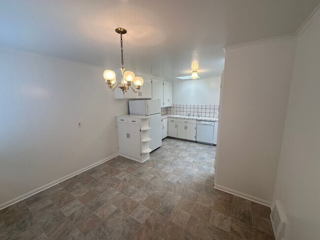 Building Photo - Spacious 2BR House w/ Laundry and Backyard...