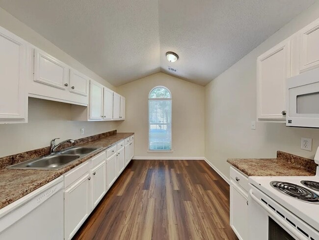 Building Photo - 7805 Royce Hall Ln