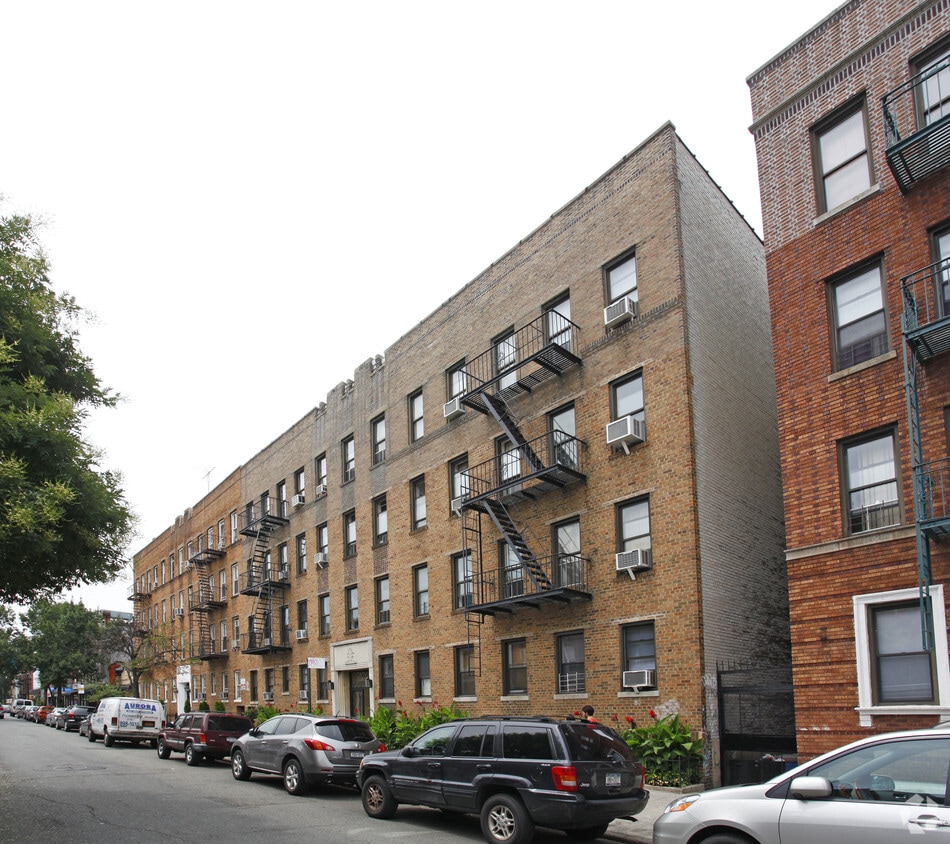 3170 34th St, Astoria, NY 11106 Apartments in Astoria, NY