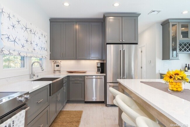 Building Photo - 109 Bungalow Walk