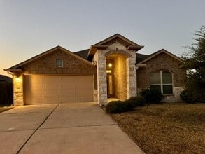 Building Photo - 712 Manzano Ln
